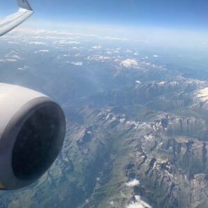 Altra immagine dall'aereo. Paesaggio montano.